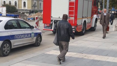 ИСПРЕД ОСНОВНОГ СУДА У КРУШЕВЦУ: Дојава о цурењу гаса ИСПРЕД ОСНОВНОГ СУДА У КРУШЕВЦУ: Дојава о цурењу гаса