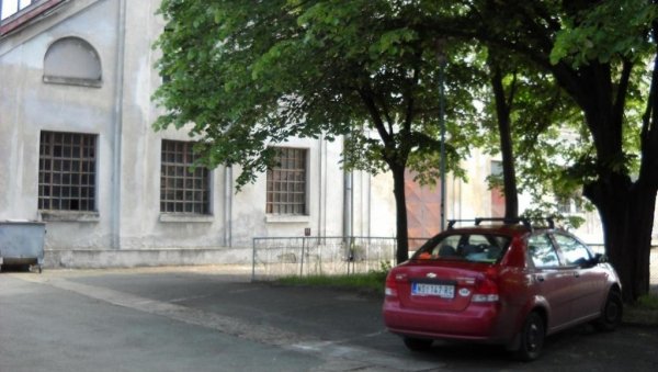 ПРОДАЈА ИМОВИНЕ СОМБОРСКЕ ФАБРИКЕ: „Заставу“ нуде купцима ПРОДАЈА ИМОВИНЕ СОМБОРСКЕ ФАБРИКЕ: „Заставу“ нуде купцима