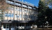 OKTOBAR MESEC ČISTOĆE: Vršački komunalci besplatno odnose kabasti otpad sa kućnog praga OKTOBAR MESEC ČISTOĆE: Vršački komunalci besplatno odnose kabasti otpad sa kućnog praga