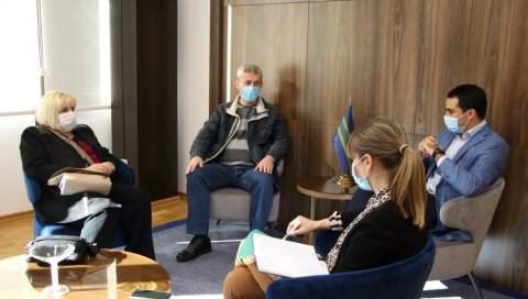 ЗВУЧНА СИГНАЛИЗАЦИЈА НА РАСКРСНИЦАМА: Побољшање услова за живот и кретање слабовидих особа ЗВУЧНА СИГНАЛИЗАЦИЈА НА РАСКРСНИЦАМА: Побољшање услова за живот и кретање слабовидих особа