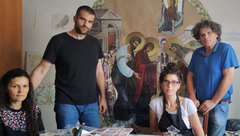 МОЗАИК БОГОРОДИЦЕ КРАСИ УЛАЗ: Уметнички рад породице Ивановић, из Параћина, украшаваће Хиландар по благослову игумана Mетодија МОЗАИК БОГОРОДИЦЕ КРАСИ УЛАЗ: Уметнички рад породице Ивановић, из Параћина, украшаваће Хиландар по благослову игумана Mетодија