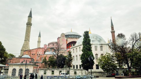 POSLE AJA SOFIJE JOŠ JEDNA CRKVA U ISTAMBULU POSTALA DŽAMIJA: Erdogan na svečanosti otvaranja POSLE AJA SOFIJE JOŠ JEDNA CRKVA U ISTAMBULU POSTALA DŽAMIJA: Erdogan na svečanosti otvaranja
