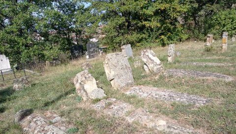 ЈУГОВИЋИ ЧАМЕ ПОД КАТАНЦЕМ: Југ Богдан и синови сахрањени у Горњој Брњици крај Газиместана? ЈУГОВИЋИ ЧАМЕ ПОД КАТАНЦЕМ: Југ Богдан и синови сахрањени у Горњој Брњици крај Газиместана?
