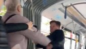 PA, NISMO MI BUDALE! Poznati glumac se potukao u tramvaju zbog maske! (VIDEO) PA, NISMO MI BUDALE! Poznati glumac se potukao u tramvaju zbog maske! (VIDEO)