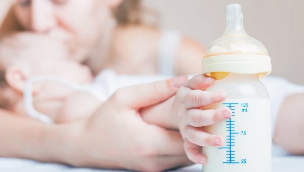 ОД ПРОДАЈЕ СОПСТВЕНОГ МЛЕКА ЗАРАДИЛА СКОРО 20.000 ЕВРА: Млада мајка нашла начин да преброди ковид кризу ОД ПРОДАЈЕ СОПСТВЕНОГ МЛЕКА ЗАРАДИЛА СКОРО 20.000 ЕВРА: Млада мајка нашла начин да преброди ковид кризу
