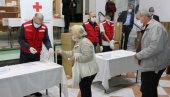 ПОМОЋ ЗА 30 ПОРОДИЦА: Суботички Црвени крст поделио пакете хране најсиромашнијима ПОМОЋ ЗА 30 ПОРОДИЦА: Суботички Црвени крст поделио пакете хране најсиромашнијима