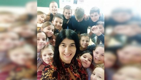 ЋЕРАЈУ МЕ ЈЕР САМ СРПКИЊА! Суспендована учитељица Основне Школе Југославија из Бара, Рада Вишњић, говори за Новости ЋЕРАЈУ МЕ ЈЕР САМ СРПКИЊА! Суспендована учитељица Основне Школе Југославија из Бара, Рада Вишњић, говори за Новости