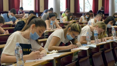ОДЛУКА ДРУШТВА ЗА СРПСКИ ЈЕЗИК И КЊИЖЕВНОСТ: Такмичење из срспког само за осмаке и четврти средње ОДЛУКА ДРУШТВА ЗА СРПСКИ ЈЕЗИК И КЊИЖЕВНОСТ: Такмичење из срспког само за осмаке и четврти средње