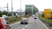 LANČANI SUDAR NA PANČEVAČKOM MOSTU: Jedna osoba povređena, hitna pomoć brzo reagovala LANČANI SUDAR NA PANČEVAČKOM MOSTU: Jedna osoba povređena, hitna pomoć brzo reagovala