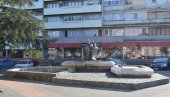 ДА ЛИ СТЕ ЗНАЛИ: Једна фонтана у Вршцу некада је била омаж Панонском мору (ФОТО) ДА ЛИ СТЕ ЗНАЛИ: Једна фонтана у Вршцу некада је била омаж Панонском мору (ФОТО)