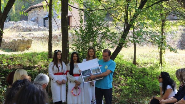 КЊИЖЕВНА КОЛОНИЈА “НАМАСИЈА 2020”: Ствараоци писане речи, дођите у недељу у Забрегу КЊИЖЕВНА КОЛОНИЈА “НАМАСИЈА 2020”: Ствараоци писане речи, дођите у недељу у Забрегу