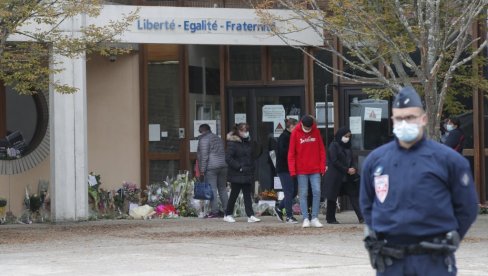 КО ЈЕ ПРИМИО ЧЕЧЕНА У ФРАНЦУСКУ: Ево како је џихадиста који је одсекао главу професору стигао у Париз КО ЈЕ ПРИМИО ЧЕЧЕНА У ФРАНЦУСКУ: Ево како је џихадиста који је одсекао главу професору стигао у Париз