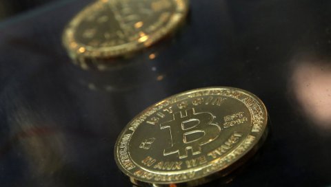 ЛАЖНИ ИНСПЕКТОР ПРЕДЛАГАО РУДАРЕЊЕ БИТКОИНА: Кривична пријава против Новосађанина (29) осумњиченог за превару ЛАЖНИ ИНСПЕКТОР ПРЕДЛАГАО РУДАРЕЊЕ БИТКОИНА: Кривична пријава против Новосађанина (29) осумњиченог за превару