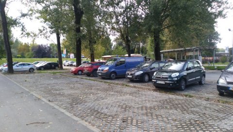 ПАРКИНГЕ ГРАДЕ, МЕСТА ИПАК НЕМА: Паркинг сервис проширује капацитете паркиралишта широм града ПАРКИНГЕ ГРАДЕ, МЕСТА ИПАК НЕМА: Паркинг сервис проширује капацитете паркиралишта широм града