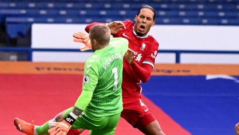 KAKAV KIKS NAJBOLJEG DEFANZIVCA: Virdžil van Dajk zavio Liverpul u crno KAKAV KIKS NAJBOLJEG DEFANZIVCA: Virdžil van Dajk zavio Liverpul u crno