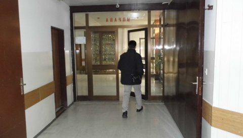 КРИЗНИ ШТАБ УСВОЈИО НОВУ ОДЛУКУ: Ово је процедура пријема ковид сумњивих КРИЗНИ ШТАБ УСВОЈИО НОВУ ОДЛУКУ: Ово је процедура пријема ковид сумњивих