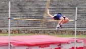 LAZARU MANOJLOVIĆU DRUPLA KRUNA: Mladi atletičar najbolji u skoku u vis LAZARU MANOJLOVIĆU DRUPLA KRUNA: Mladi atletičar najbolji u skoku u vis