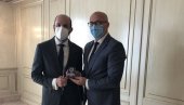 ЗАМЕНИК КОСОВСКОГ ПРЕМИЈЕРА: Горан Ракић са делегацијом САД за енергетику ЗАМЕНИК КОСОВСКОГ ПРЕМИЈЕРА: Горан Ракић са делегацијом САД за енергетику