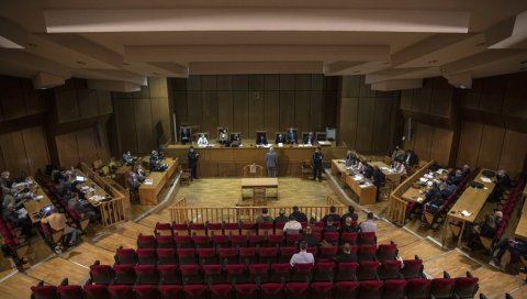 ТУЖИЛАШТВО ПРЕДЛАЖЕ ОДЛАГАЊЕ КАЗНИ: Изненађење на суђењу неонацистима Златне зоре у Грчкој, тужитељка их пушта до краја жалбеног поступка ТУЖИЛАШТВО ПРЕДЛАЖЕ ОДЛАГАЊЕ КАЗНИ: Изненађење на суђењу неонацистима Златне зоре у Грчкој, тужитељка их пушта до краја жалбеног поступка