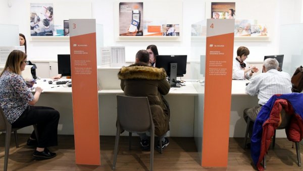 ПОСЛЕ ОТКАЗА РАТЕ НА ПАУЗИ: Све више грађана у нашој земљи заинтересовано да своје кредите осигурају од губитка посла ПОСЛЕ ОТКАЗА РАТЕ НА ПАУЗИ: Све више грађана у нашој земљи заинтересовано да своје кредите осигурају од губитка посла