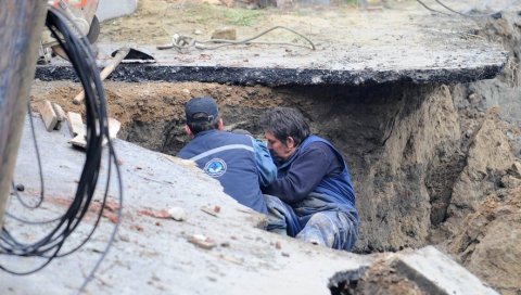 ХАВАРИЈА У БУДИСАВИ: Пола насеља без воде ХАВАРИЈА У БУДИСАВИ: Пола насеља без воде