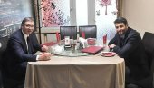 “КАД ДВОЈАЦ ИЗ НОВОГ БЕОГРАДА ПРЕЂЕ РЕКУ” Вучић се састао са Шапићем “КАД ДВОЈАЦ ИЗ НОВОГ БЕОГРАДА ПРЕЂЕ РЕКУ” Вучић се састао са Шапићем