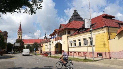 UZ POMOĆ POKRAJINE: Besplatna informatička obuka za dame u Kanjiži UZ POMOĆ POKRAJINE: Besplatna informatička obuka za dame u Kanjiži