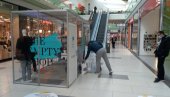 RAFOVI PUNI DOBROTE: U Kragujevcu otvorena Prazna prodavnica za pomoć siromašnima RAFOVI PUNI DOBROTE: U Kragujevcu otvorena Prazna prodavnica za pomoć siromašnima