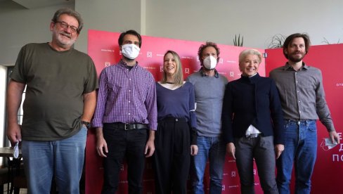 ČISTAČ NA KRSTU: Na sceni Beogradskog dramskog Šlinkov roman u režiji Borisa Liješevića ČISTAČ NA KRSTU: Na sceni Beogradskog dramskog Šlinkov roman u režiji Borisa Liješevića