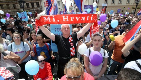 META GOROVA MRŽNJE U HRVATSKOJ - SRBI, ROMI I LGBT OSOBE: Pravi primer je nekažnjavanje ustaškog pozdrava na koncertu Tomsona META GOROVA MRŽNJE U HRVATSKOJ - SRBI, ROMI I LGBT OSOBE: Pravi primer je nekažnjavanje ustaškog pozdrava na koncertu Tomsona
