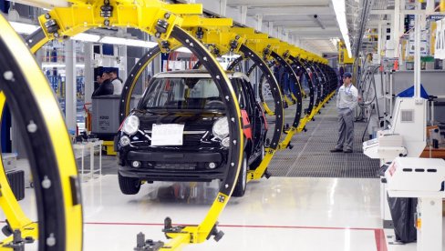 POSLE PAUZE U Kragujevcu nastavljena proizvodnja fijata 500L POSLE PAUZE U Kragujevcu nastavljena proizvodnja fijata 500L