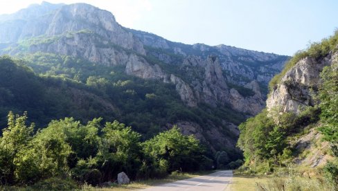 ИСТРАЖИВАЊЕ ПОКАЗАЛО Да ли је грађанима Србије важнија економија или животна средина ИСТРАЖИВАЊЕ ПОКАЗАЛО Да ли је грађанима Србије важнија економија или животна средина