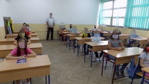 ВАЖНО ЗА ЂАКЕ: Саопштена одлука да ли се враћају у школе ВАЖНО ЗА ЂАКЕ: Саопштена одлука да ли се враћају у школе