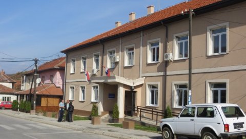 ПОДРШКА ИЗ БУЏЕТА ТРГОВИШТА: Пољопривредницима стижу подстицајна средства ПОДРШКА ИЗ БУЏЕТА ТРГОВИШТА: Пољопривредницима стижу подстицајна средства