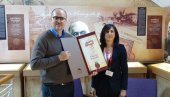 SVEČANOST U VALJEVSKOJ BIBLIOTECI Nikoli Popoviću uručena nagrada “LJubomir P. Nenadović” SVEČANOST U VALJEVSKOJ BIBLIOTECI Nikoli Popoviću uručena nagrada “LJubomir P. Nenadović”