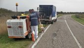 УСПОРЕН САОБРАЋАЈ У ПЛАНДИШТУ: Тешке машине уклањају растиње и обележавају путеве УСПОРЕН САОБРАЋАЈ У ПЛАНДИШТУ: Тешке машине уклањају растиње и обележавају путеве