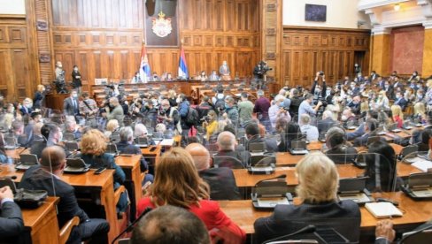 МАРКОВИЋУ УНУТРАШЊИ ПОСЛОВИ, БЕЧИЋУ КОНТРОЛА СЛУЖБИ: Изабрани председници више одбора у Скупштини Србије МАРКОВИЋУ УНУТРАШЊИ ПОСЛОВИ, БЕЧИЋУ КОНТРОЛА СЛУЖБИ: Изабрани председници више одбора у Скупштини Србије