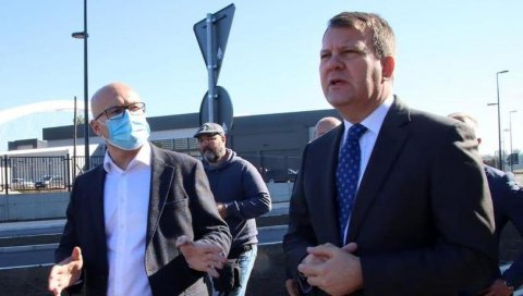 УЛИЦА МАРКА МИЉАНОВА ОТВОРЕНА ЗА САОБРАЋАЈ Вучевић: За овај пројекат Покрајина је издвојила 130 милона динара, а Град 65 милиона динара УЛИЦА МАРКА МИЉАНОВА ОТВОРЕНА ЗА САОБРАЋАЈ Вучевић: За овај пројекат Покрајина је издвојила 130 милона динара, а Град 65 милиона динара