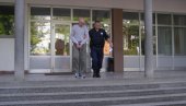 STAO DA POMOGNE, PA DOBIO BATINE Osuđivani ubica iz Gradiške pretukao mladića STAO DA POMOGNE, PA DOBIO BATINE Osuđivani ubica iz Gradiške pretukao mladića