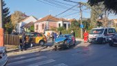 UDES U CENTRU ČAČKA: U direktnom sudaru „citroena“ i „škode“ povređene dve osobe UDES U CENTRU ČAČKA: U direktnom sudaru „citroena“ i „škode“ povređene dve osobe