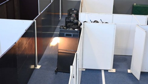 VEŽBA SAJ I FANCUSKOG RAID: Otmičari nemaju šanse VEŽBA SAJ I FANCUSKOG RAID: Otmičari nemaju šanse