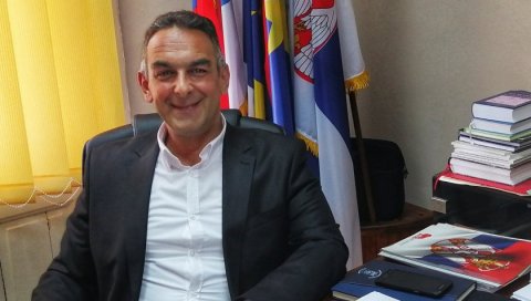 ПОЛИТИЧКИ КОНСЕНЗУС У ИНТЕРЕСУ ГРАЂАНА: Саша Срдић, председник Скуштине општине Бачка Топола, за Новости ПОЛИТИЧКИ КОНСЕНЗУС У ИНТЕРЕСУ ГРАЂАНА: Саша Срдић, председник Скуштине општине Бачка Топола, за Новости
