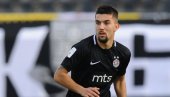 НОВИ ДЕТАЉИ ХАОСА: Навијачи Новог Пазара расцепали усну фудбалеру Партизана НОВИ ДЕТАЉИ ХАОСА: Навијачи Новог Пазара расцепали усну фудбалеру Партизана