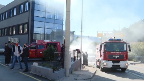 У ДВА ДАНА ДВА ПОЖАРА: Ватрогасци гасили ватру на Ублима и у Мељинама (ФОТО) У ДВА ДАНА ДВА ПОЖАРА: Ватрогасци гасили ватру на Ублима и у Мељинама (ФОТО)