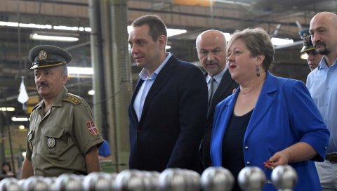 НОВА МИНИСТАРКА ПРИВРЕДЕ ЗА НОВОСТИ: Анђелка Атанасковић о улози у новој влади Србије НОВА МИНИСТАРКА ПРИВРЕДЕ ЗА НОВОСТИ: Анђелка Атанасковић о улози у новој влади Србије