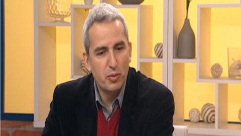 МОРАМО ДА БУДЕМО ОДГОВОРНИ: Младеновић о мерама Кризног штаба - Ово су одлуке које нису пријатне, али болнице су нам пуне МОРАМО ДА БУДЕМО ОДГОВОРНИ: Младеновић о мерама Кризног штаба - Ово су одлуке које нису пријатне, али болнице су нам пуне