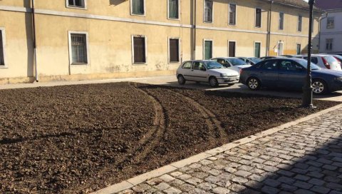 ДВА ПУТА УНИШТЕН РЕКОНСТРУИСАНИ ТРАВЊАК: Вандалски чин у Новом Саду ДВА ПУТА УНИШТЕН РЕКОНСТРУИСАНИ ТРАВЊАК: Вандалски чин у Новом Саду