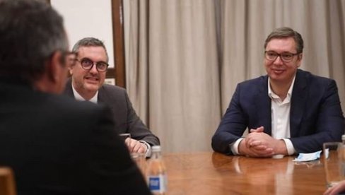 VUČIĆ SE SASTAO SA JOAKIMOM FAJFEROM: Predsednik Srbije razgovarao sa poslanikom Bundestaga o privlačenju novih investicija (FOTO) VUČIĆ SE SASTAO SA JOAKIMOM FAJFEROM: Predsednik Srbije razgovarao sa poslanikom Bundestaga o privlačenju novih investicija (FOTO)