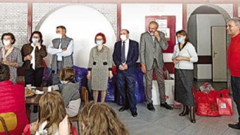 NAMĆORI OPET OBRADOVALI 70 MALIŠANA: Humanost Društva Dobra narav iz Kruševca i u godini epidemije virusa korona NAMĆORI OPET OBRADOVALI 70 MALIŠANA: Humanost Društva Dobra narav iz Kruševca i u godini epidemije virusa korona