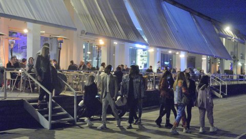 НОВОСТИ СА ИНСПЕКТОРИМА У КОНТРОЛИ ПОШТОВАЊА ЕПИДЕМИОЛОШКИХ МЕРА: Патроле чешљају угоститељске објекте и клубове НОВОСТИ СА ИНСПЕКТОРИМА У КОНТРОЛИ ПОШТОВАЊА ЕПИДЕМИОЛОШКИХ МЕРА: Патроле чешљају угоститељске објекте и клубове